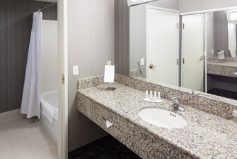 King suite bathroom