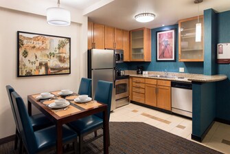 Suites with Kitchen Burbank CA