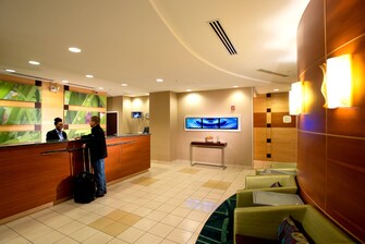 Annapolis Maryland hotel front desk