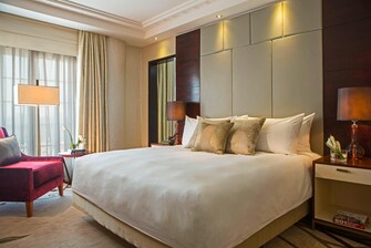 غرفة نوم جناح بفندق ذو خمس نجوم في القاهرة