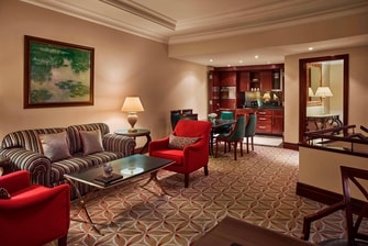 جناح دوبليكس داخل فندق خمس نجوم في القاهرة