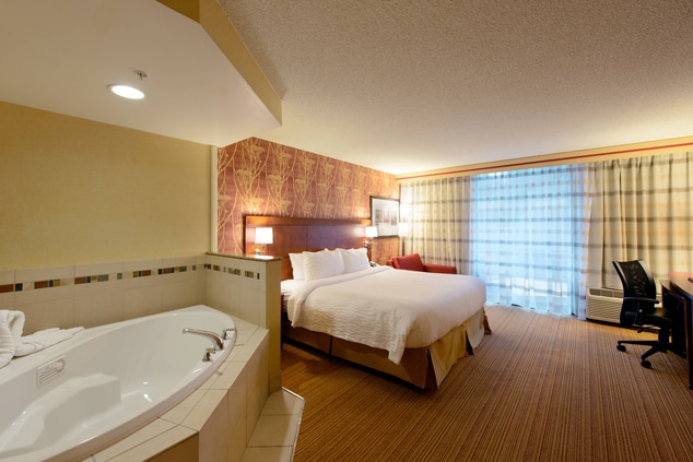 Canton guest room with whirlpool