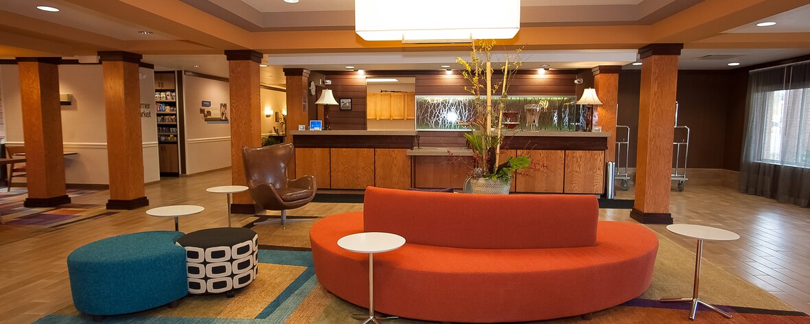 Lobby del Fairfield Inn & Suites by Marriott Akron South