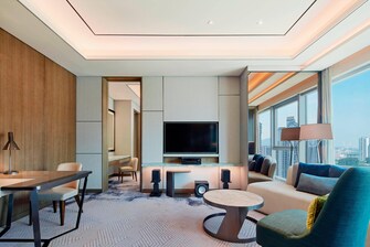 Deluxe Suite - Living Room