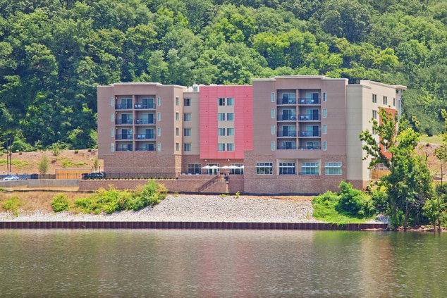 Hotel On The Tennessee River