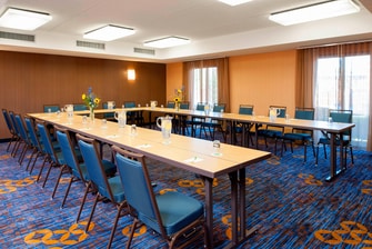 Meeting Room – U-Shape Setup