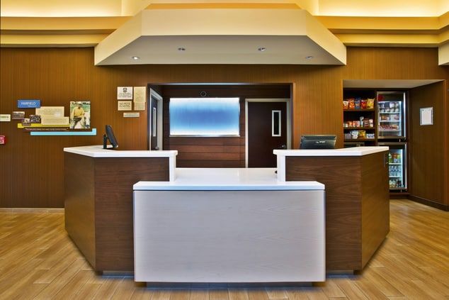 Chicago Midway Hotel Front Desk