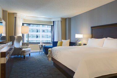 Downtown Chicago Hotel Suite Accommodation Renaissance