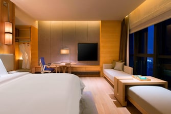 Room - Renewal Suite - Bedroom