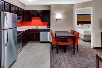 Residence Inn by Marriott Cleveland Beachwood Kitchen