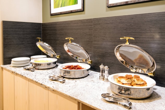Fairfield Inn Charlotte Uptown hotel offering complimentary breakfast
