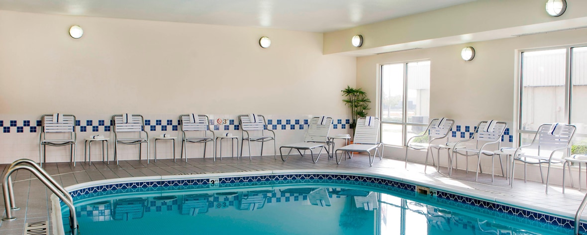 Hotel con piscina cubierta en Champaign
