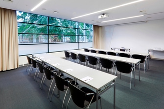 Sala de reuniones 16 – Disposición estilo aula