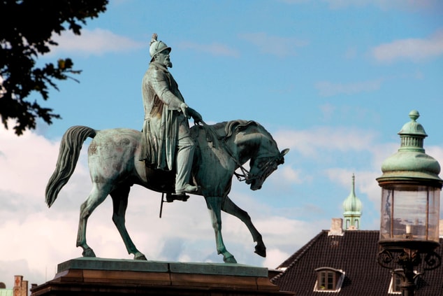 King Frederik on Christiansborg