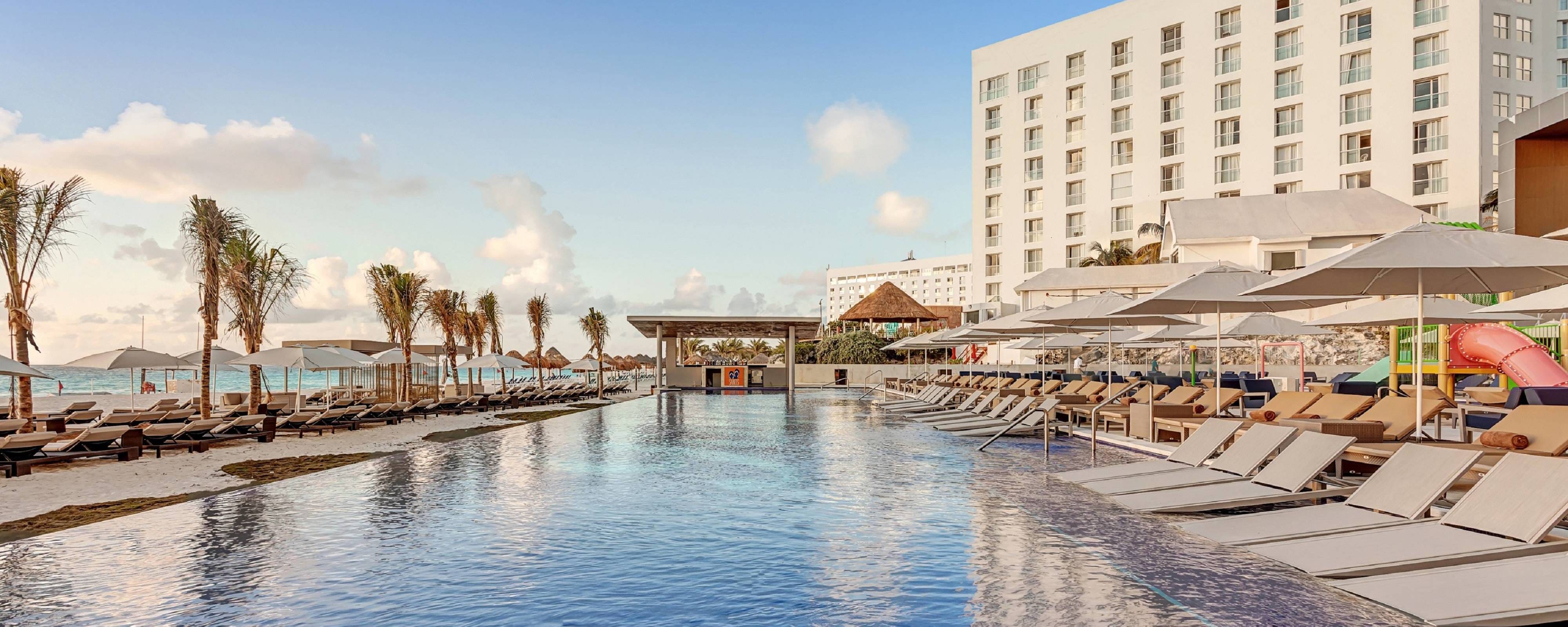 Hotel Gym & Recreation | Royalton CHIC Suites Cancun All-Inclusive