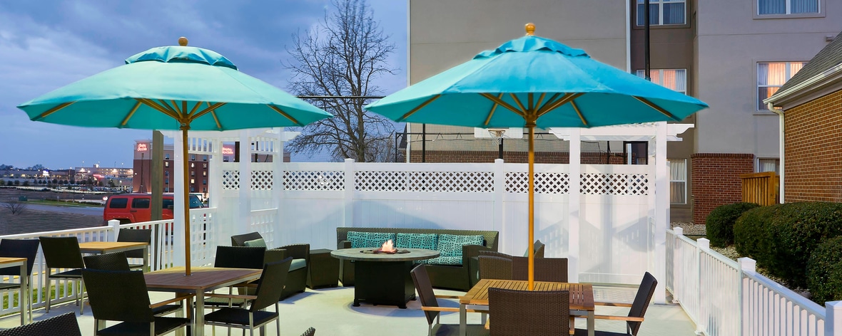 Lewisville Hotel with Outdoor Patio