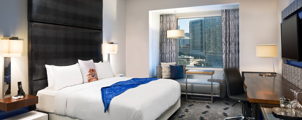 Hotel Room W Dallas Victory, King Bed Dallas