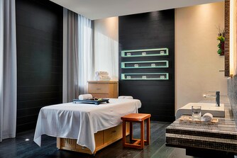 Providing the perfect escape from the arduous of city life, elegant treatment rooms including a full bath tub with bath amenities allows guest to prepare for services in complete privacy.