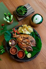 Platos de pescado del restaurante Andong Teras