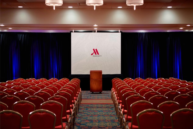 Theatre-style meeting at Des Moines Marriott Downtown