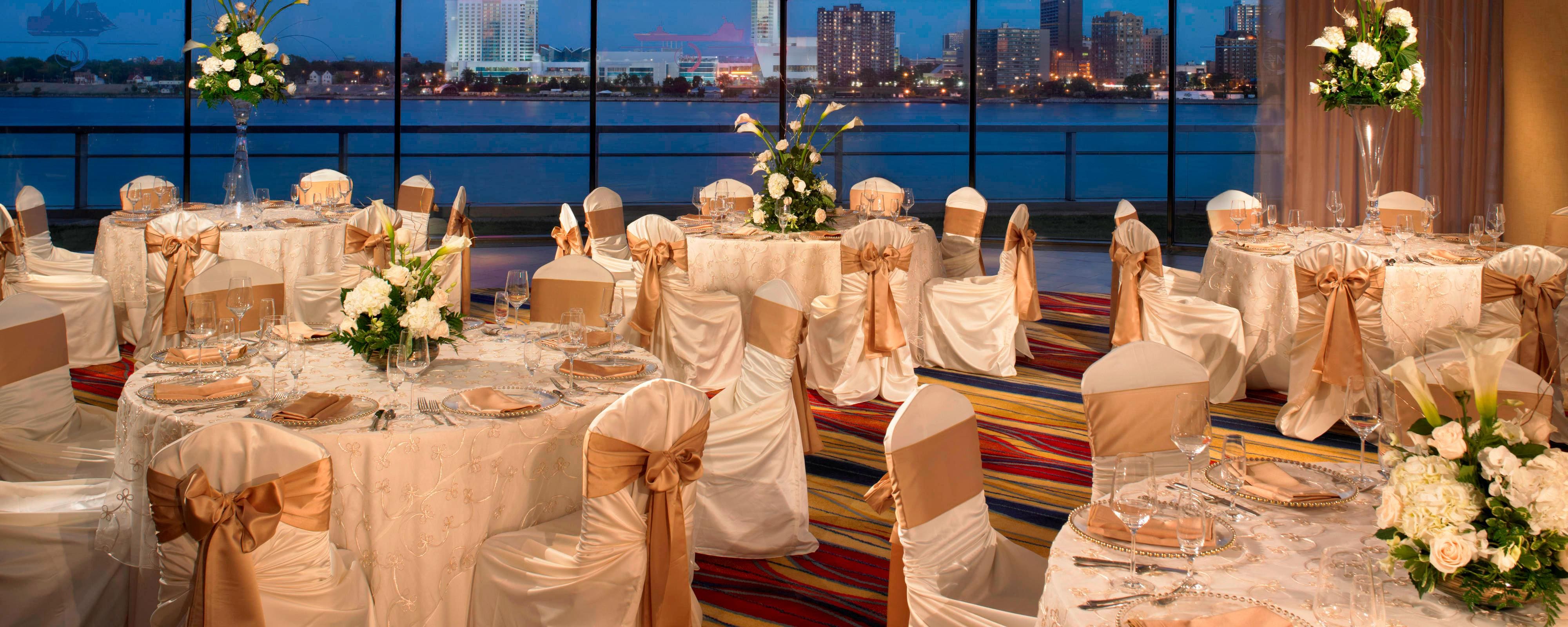 Detroit Michigan Wedding Venues | Detroit Marriott at the Renaissance