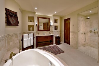 Presidential Suite - Bathroom