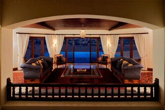 Emirates Suite Lounge