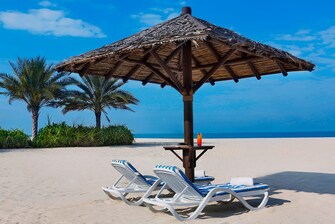 منتجعات دبي بشاطئ خاص