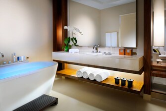 حمام فندق دبي