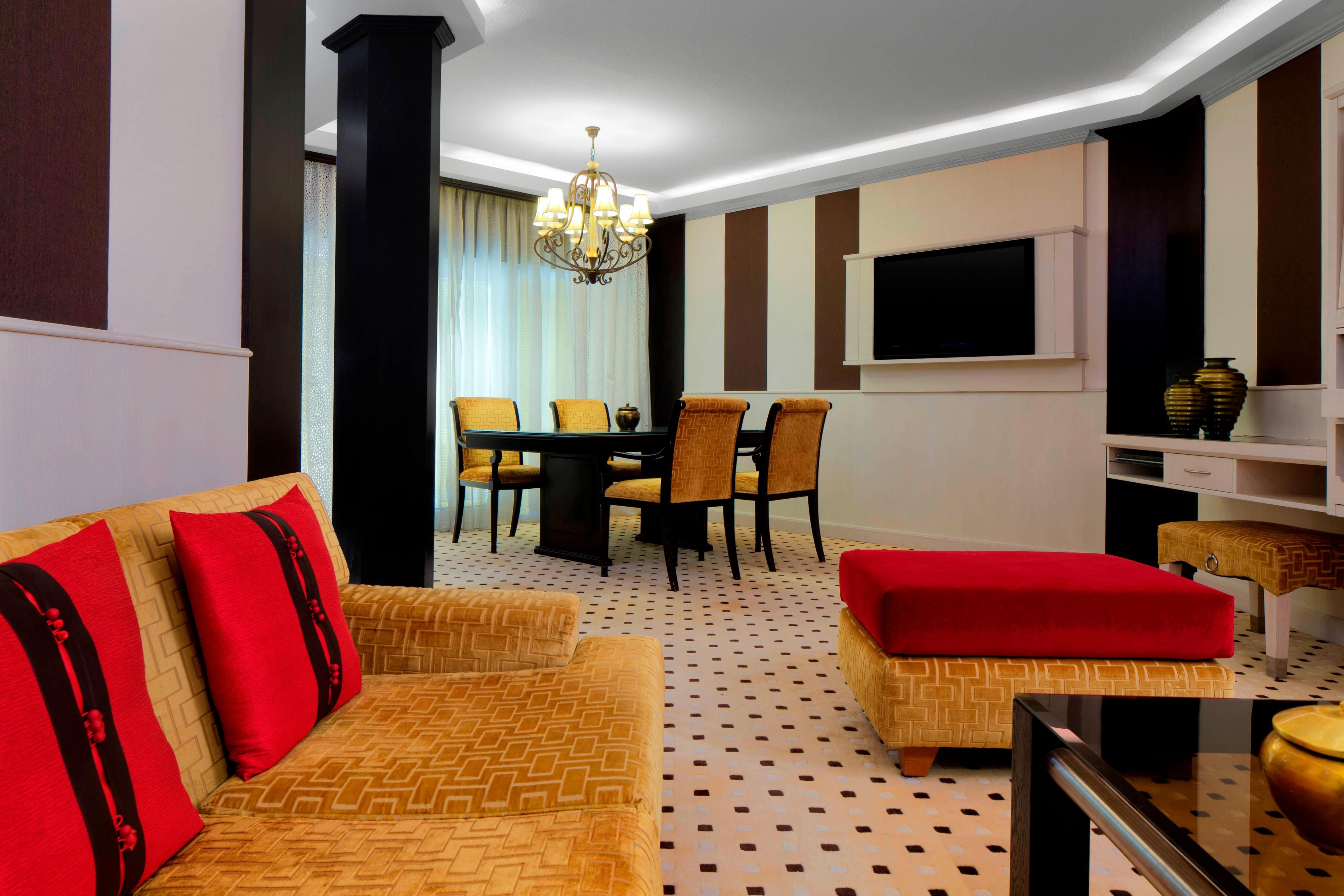 Hotel Rooms & Amenities Le Méridien Dubai Hotel & Conference Centre