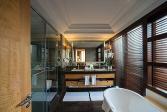 Baño de habitación Executive en hotel de Ankara