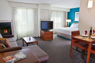 Large Eugene Hotel Suite