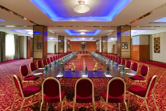 Espacio para reuniones del Marriott Hotel Yerevan