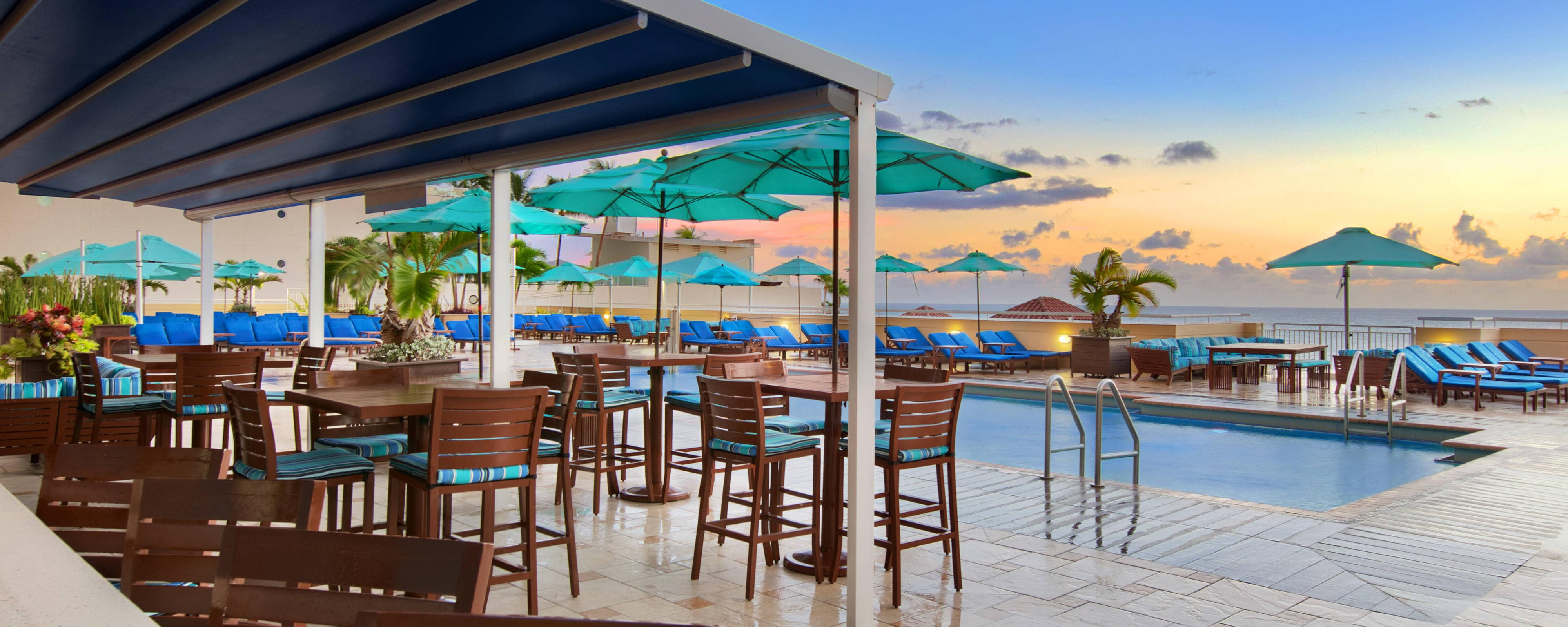 Pool Bar Fort Lauderdale  Poolside Dining  Marriotts 