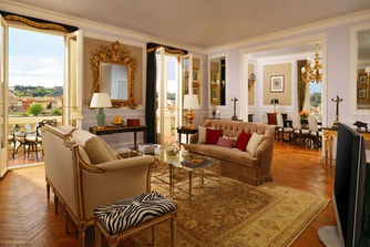 Presidential Da Vinci Suite - Living Room