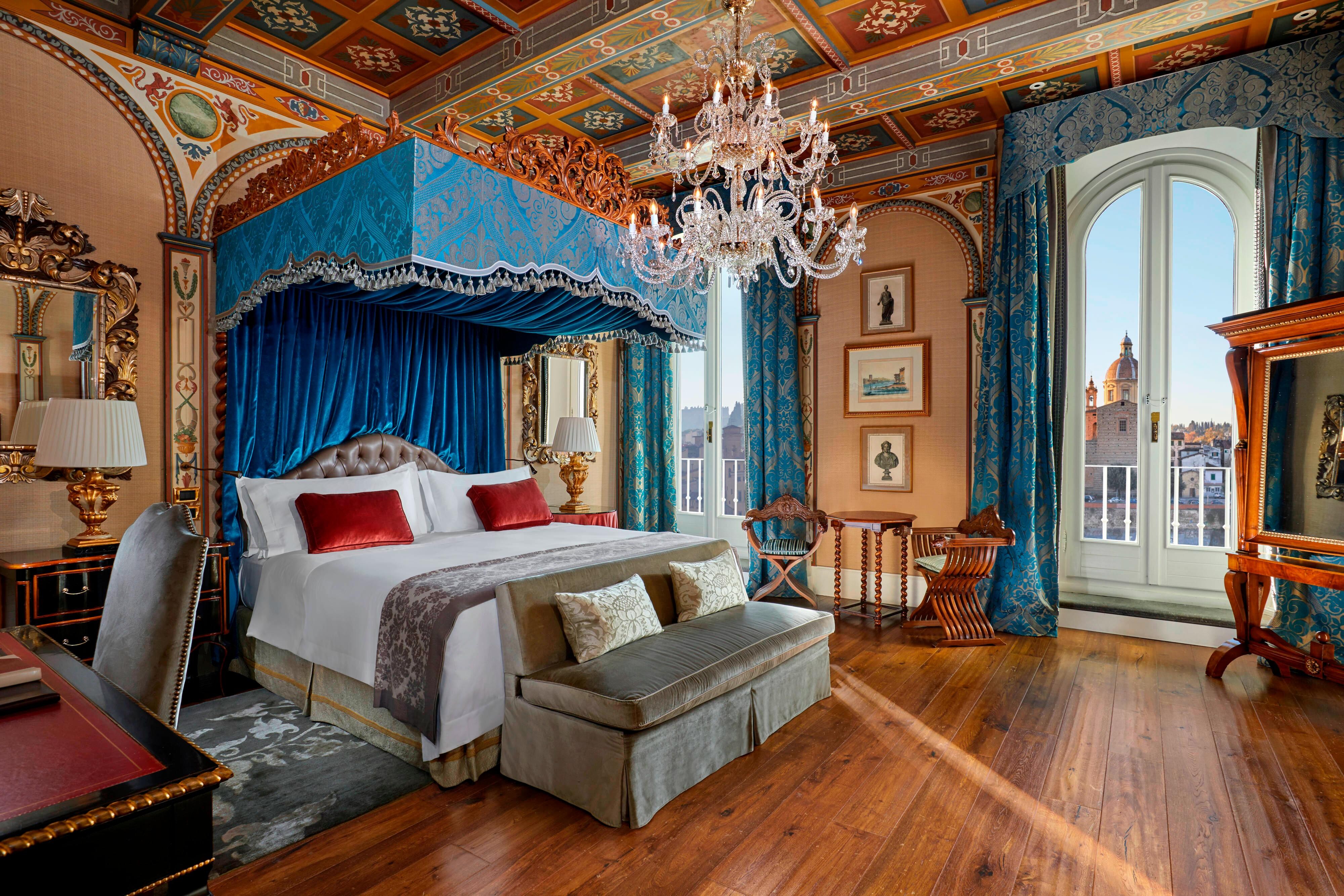 Royal Suite Gioconda Bedroom - Renaissance style