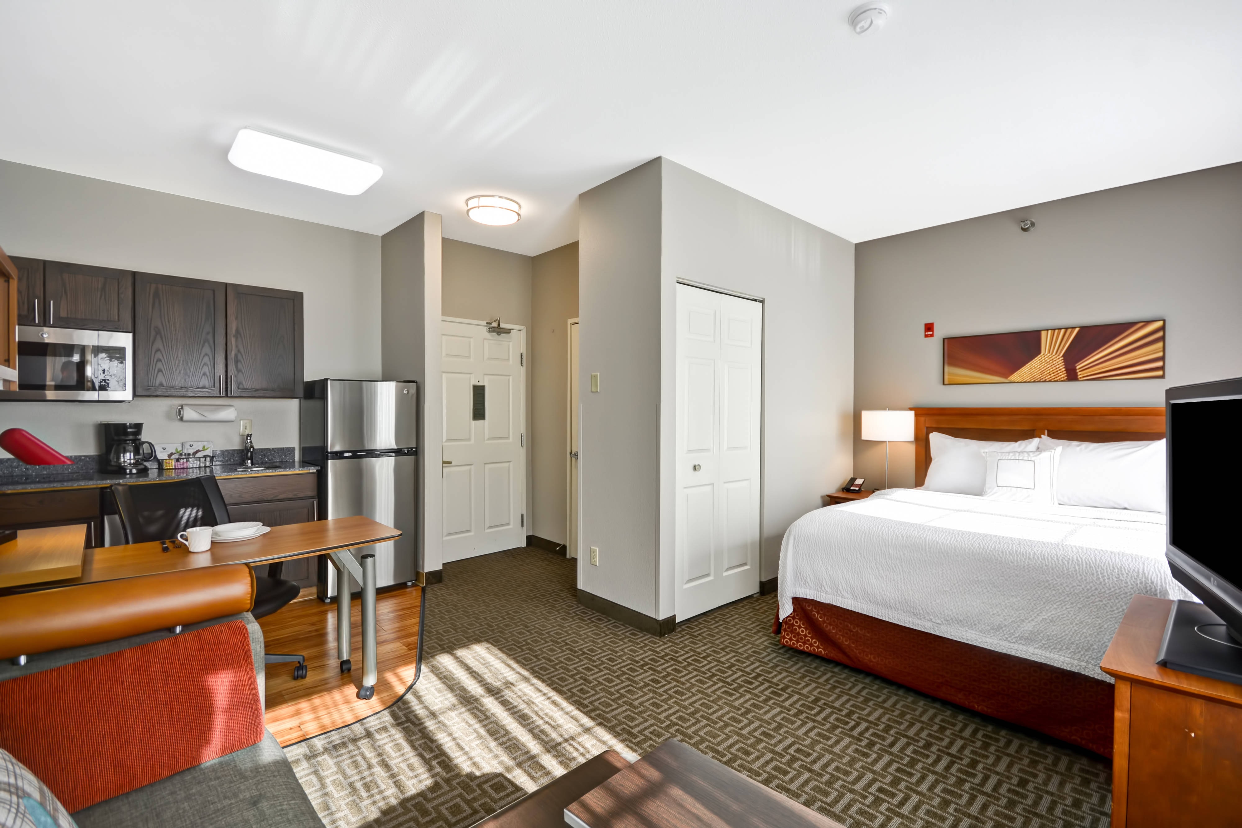 Hotel Rooms & Amenities TownePlace Suites Sioux Falls