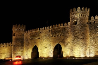 Puertas de la ciudad antigua de Bakú