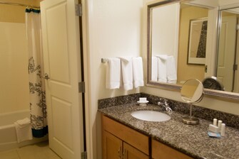 Carlisle suite hotel bathroom
