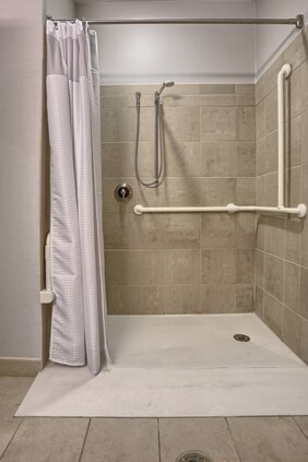 Mechanicsburg accessible hotel bathroom