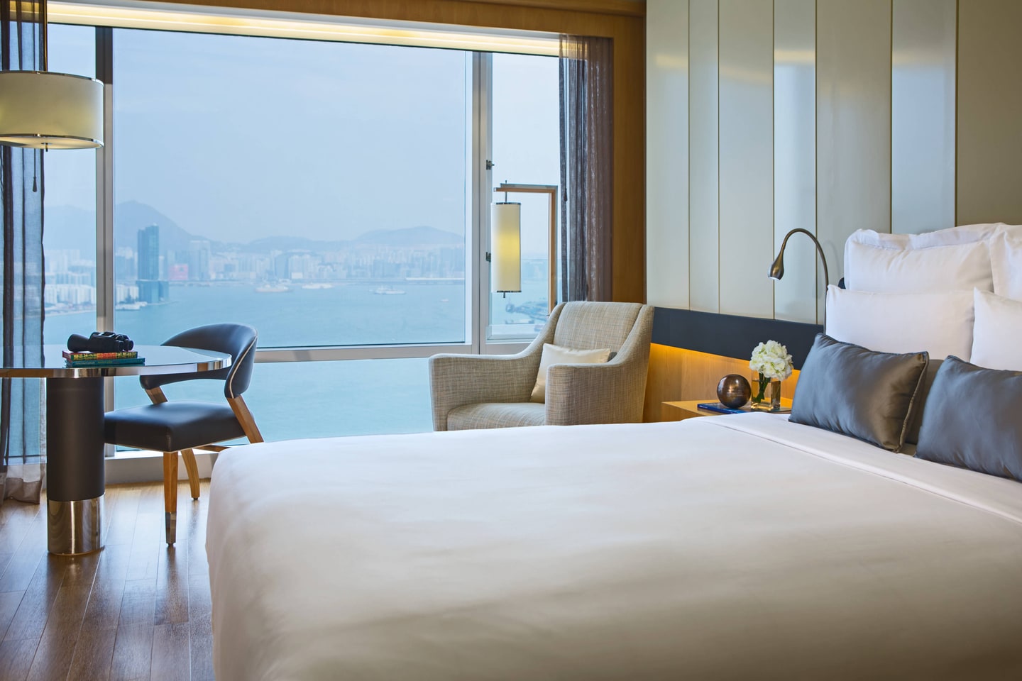 Renaissance Hong Kong Harbour View Hotel is one of the best budget hotels in Hong Kong.