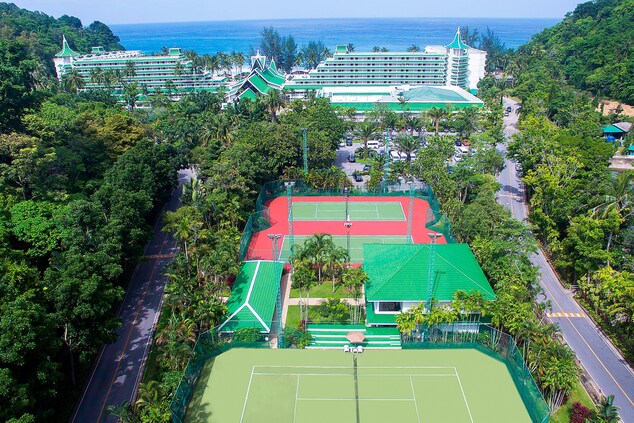 Tennis Courts and two airconditioned squash courts