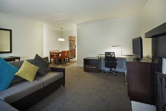 Suites cerca del centro comercial Galleria en Houston