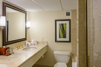 Baño de recepción en el hotel de Houston