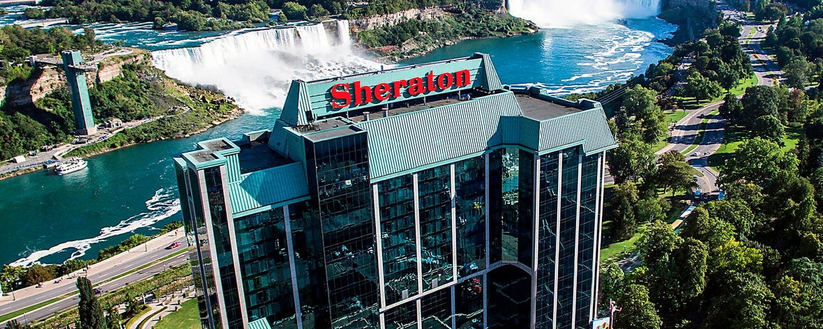 Vue de l’hôtel et des chutes du Niagara