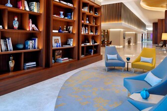 Biblioteca del lobby del hotel en Estambul