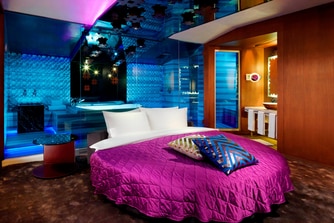 E Wow Suite - Bedroom