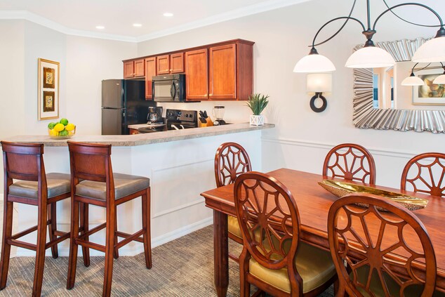 O mobiliário da cozinha da Villa Premium de um quarto pode variar