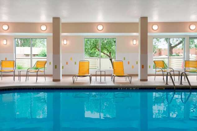 Indoor Swimming Pool Lansing Hotel