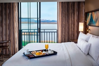 King Guest Room Breakfast In Bed With A View